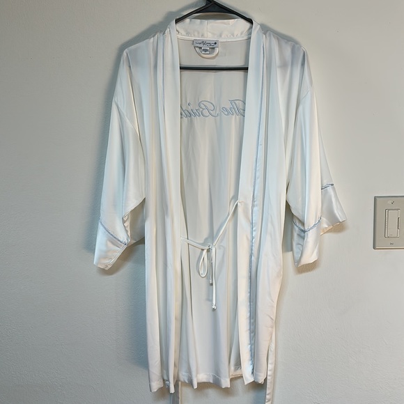 Bridal Robe - Picture 2 of 3